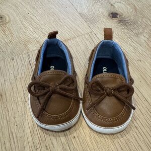 Old‎ Navy Tan Faux Leather Boat Shoes for Babies Size 0-3 Months